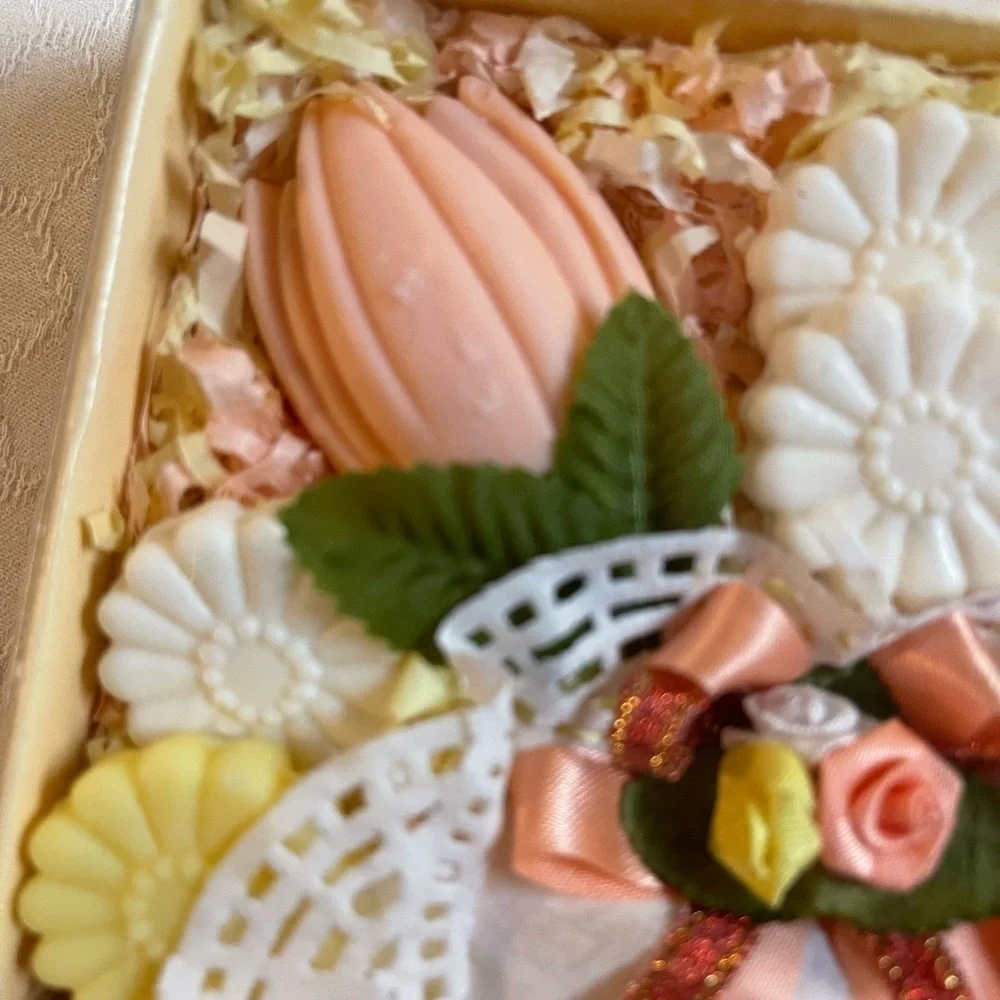 Vintage Flower Shaped Bath Soap Still in Box.